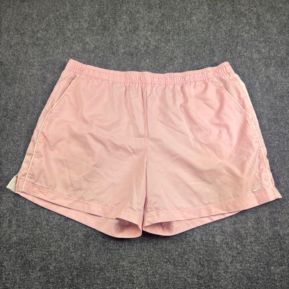 NIKE Women’s Pink Athletic Shorts size: XXL (20-22)